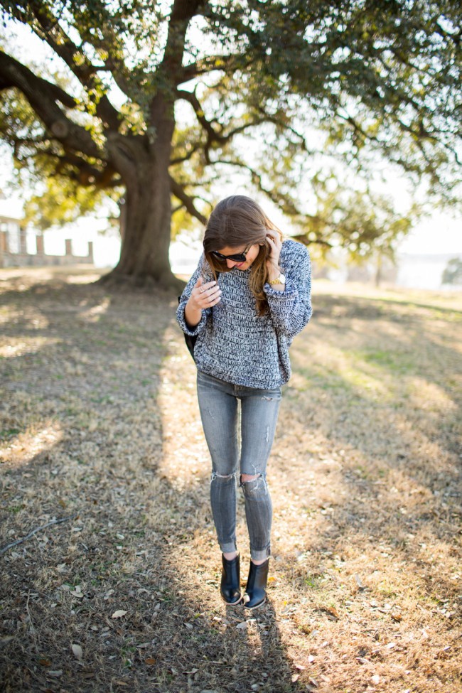 blugi gri aspect monocromatic